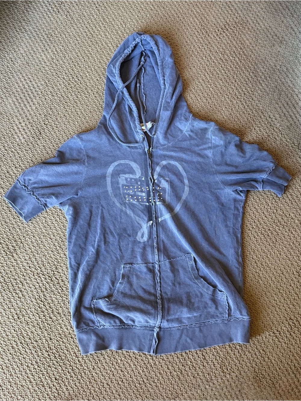 Light Blue grey Short-Sleeve Zip Hoodie with Heart Graphic Y2K size XL